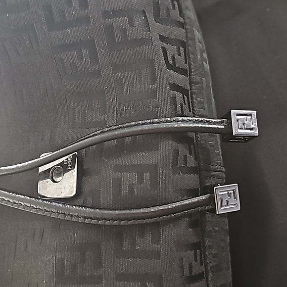 Fendi Borsa Grande, EUC - Picture 14 of 14